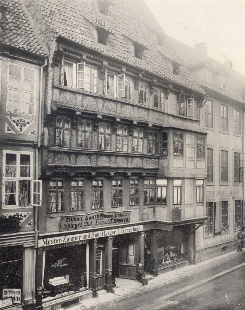 Das Haus um 1900 als Sitz der Möbelfabrik Gustav Göhmann.